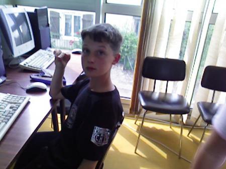 voila ses quentin un mec ke je connai depui cette aner il et exelen