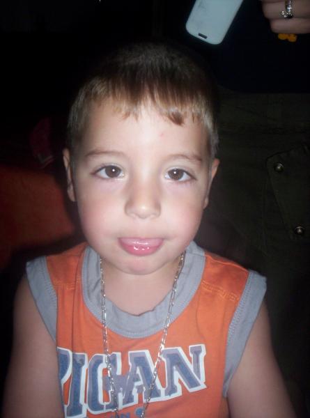 LOU LE FRERE DE KIKA (erika)