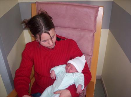 moi et me youyoute setai son 2eme jour ses paser si vite elle et deja a son 8eme mois jtm for ma youyoute